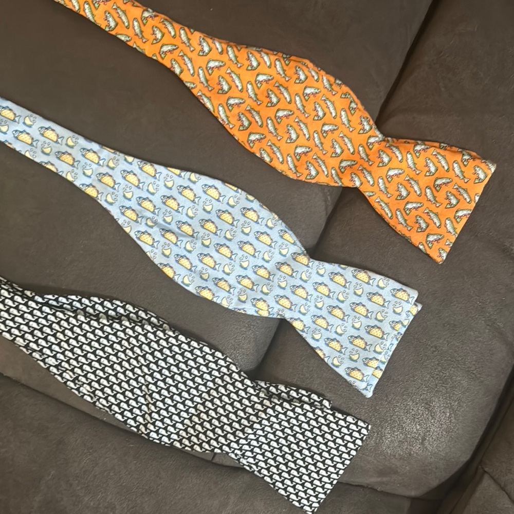 Vineyard Vines silk bow ties lot of 3